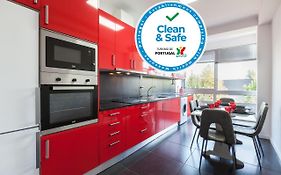 Feel At Home - Free Private Parking